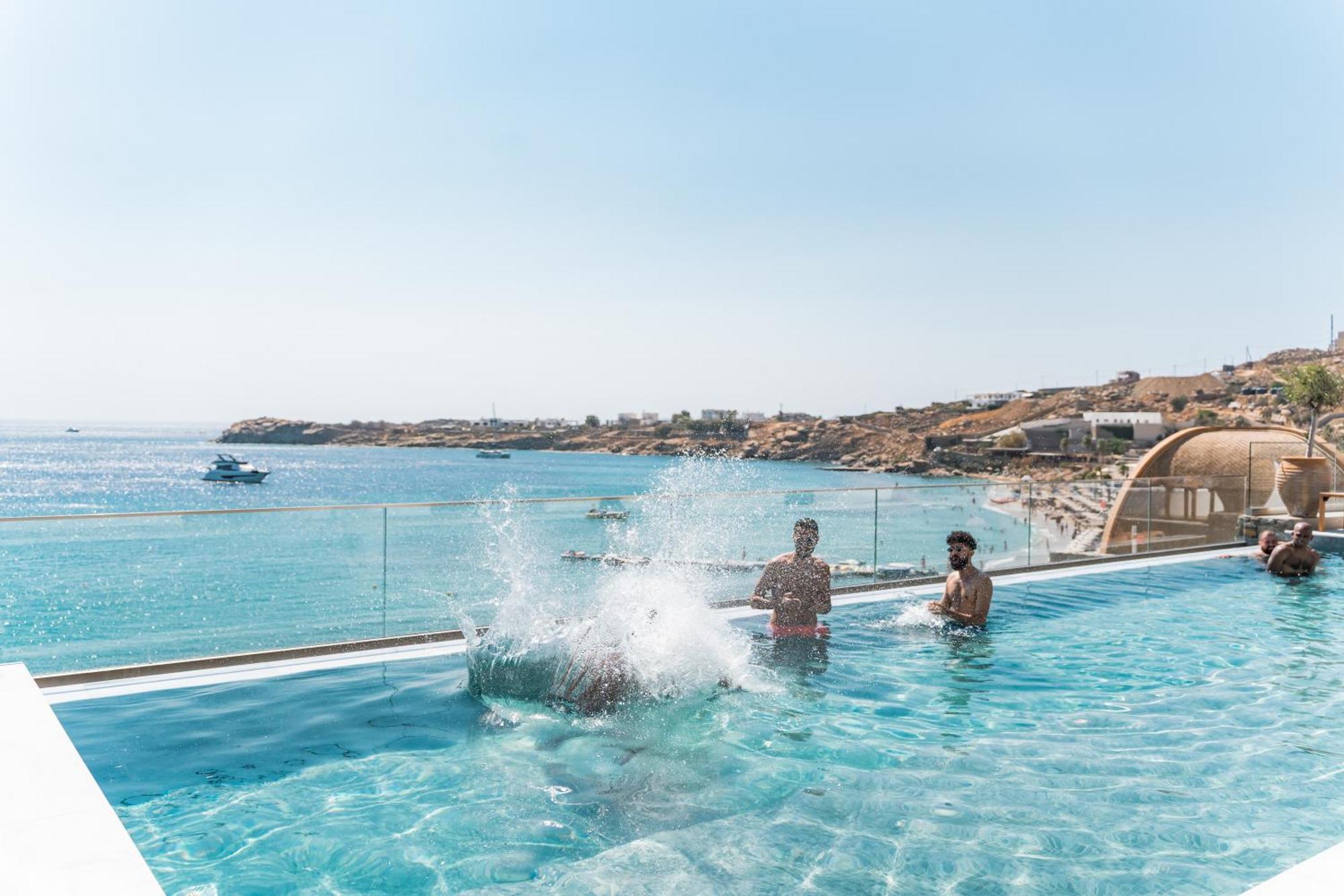 New Paradise Beach Resort - Adults Only 外观 照片